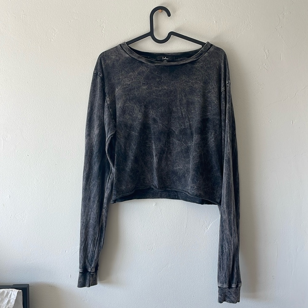 Lulus acid wash black long sleeve crop